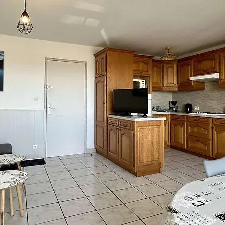 T2 Avec Parking, Wifi, Proche - Fr-1-529-195 شقة