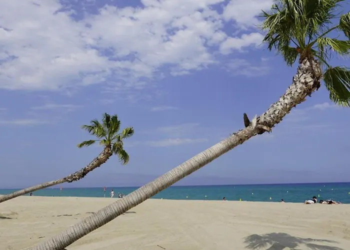 T2 Avec Parking, Wifi, Proche - Fr-1-529-195 شقة *